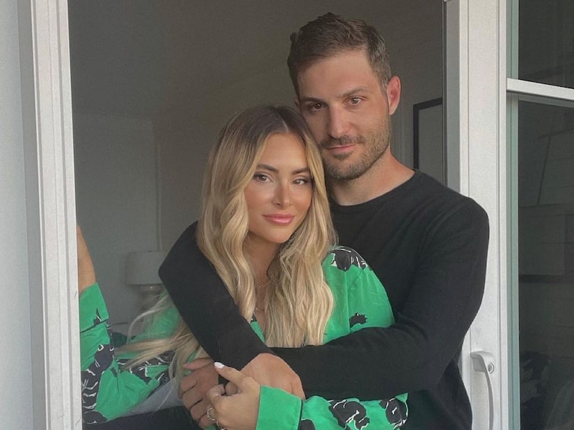 Amanda Stanton Gets Engaged to Boyfriend Michael Fogel: ‘When You Know ...