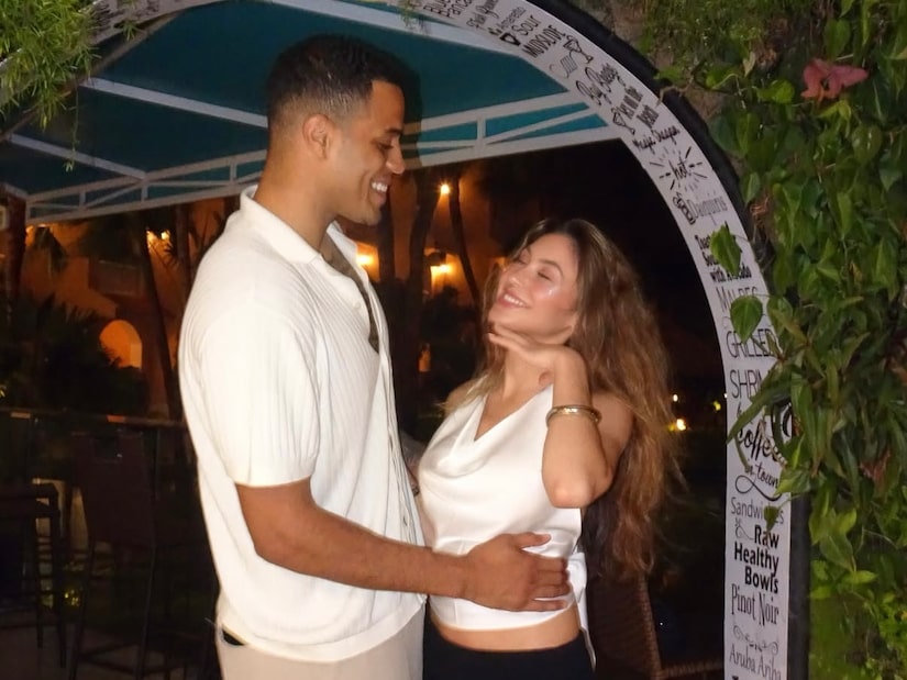 Grant Ellis & Juliana Pasquarosa Enjoy Vacation in Aruba with Juliana's  Family — See the Pics!